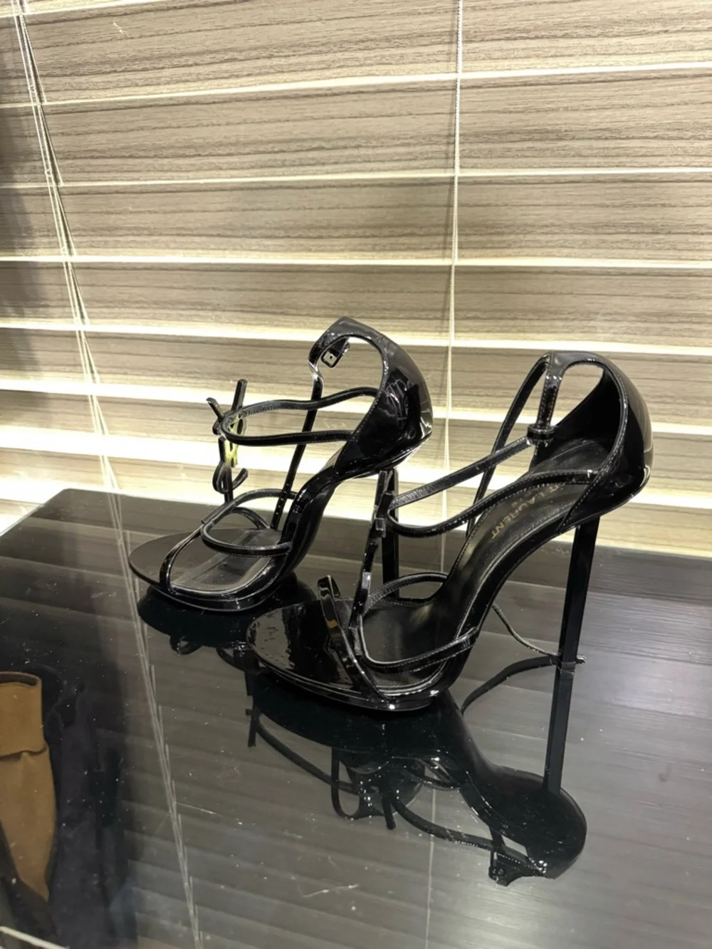 Saint Laurent Black Patent Leather Logo T-Strap Sandals - Picture 2 of 4